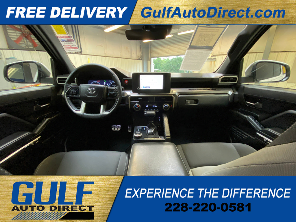 Used 2025 Toyota Tacoma TRD Sport RWD image 2