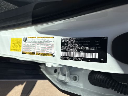 Certified 2025 Lexus GX 550 w/ Cold Area Package AWD/4WD image 36