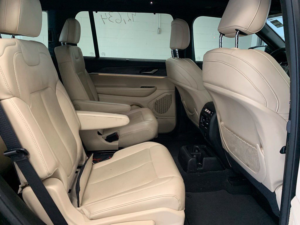 Used 2023 Jeep Grand Cherokee L Limited w/ Luxury Tech Group II AWD/4WD image 7