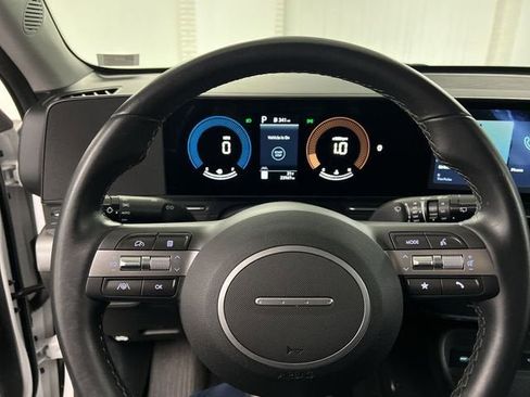 Used 2025 Hyundai Kona SEL image 11