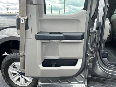 Used 2016 Ford F150 XL w/ Equipment Group 101A Mid AWD/4WD image 43