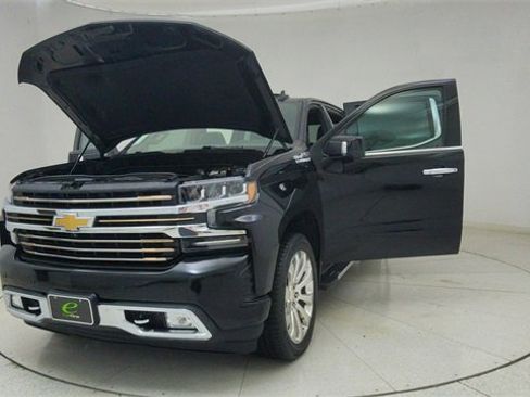 Used 2021 Chevrolet Silverado 1500 High Country w/ Technology Package image 75