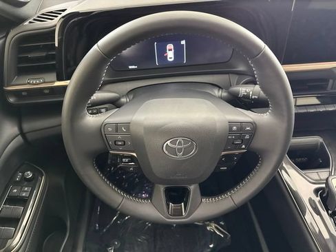 Used 2024 Toyota Crown AWD/4WD image 28