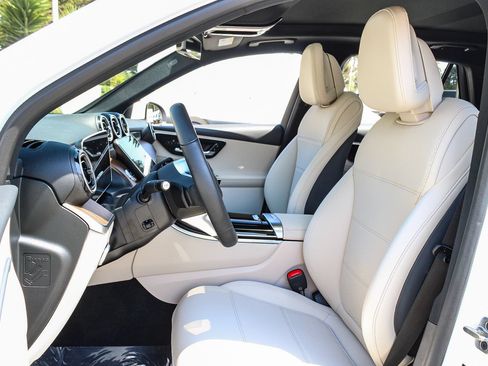 Certified 2026 Mercedes-Benz GLC 300 4MATIC image 18