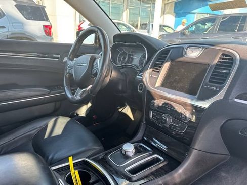 Used 2015 Chrysler 300 Limited w/ 300 Premium Group RWD image 7