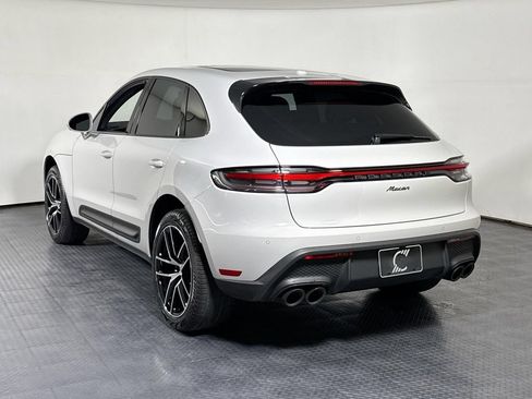 Certified 2024 Porsche Macan AWD/4WD image 3