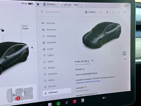 Used 2021 Tesla Model Y Standard Range image 24