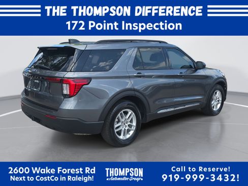 Used 2025 Ford Explorer Active RWD image 3