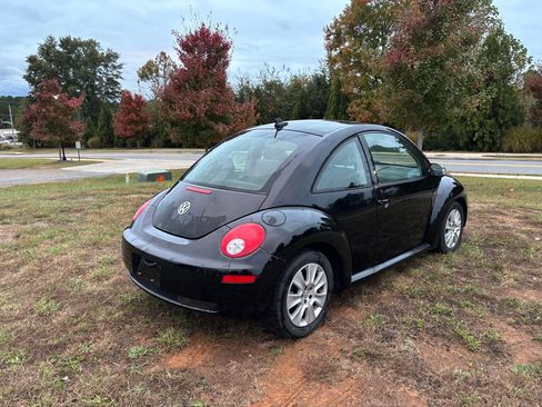 Used 2009 Volkswagen Beetle S FWD image 6
