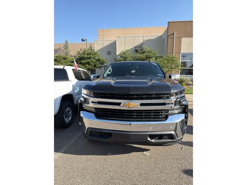 Used 2020 Chevrolet Silverado 1500 LT w/ Texas Edition AWD/4WD image 2