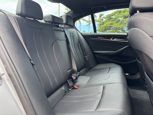 Used 2019 BMW 530e w/ Convenience Package RWD image 11