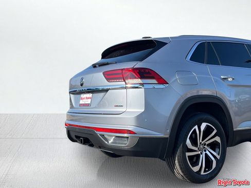 Used 2020 Volkswagen Atlas Cross Sport SEL Premium AWD/4WD image 11