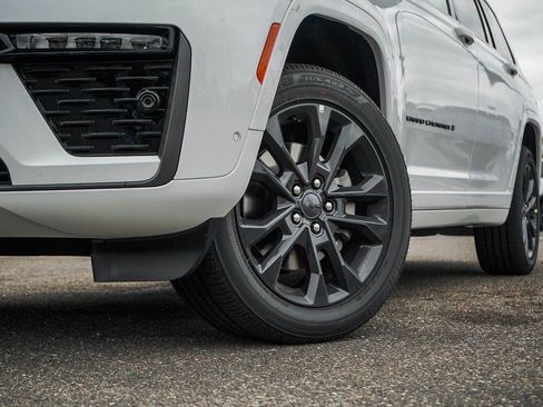 New 2026 Jeep Grand Cherokee L Limited AWD/4WD image 6