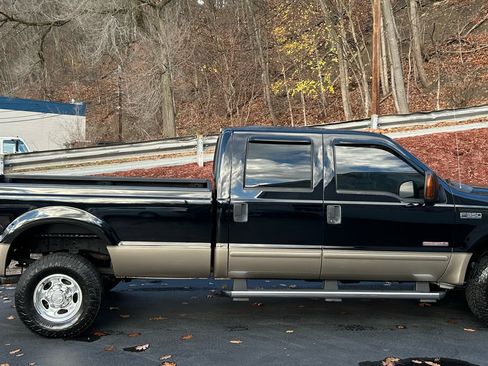 Used 2004 Ford F350 Lariat image 6