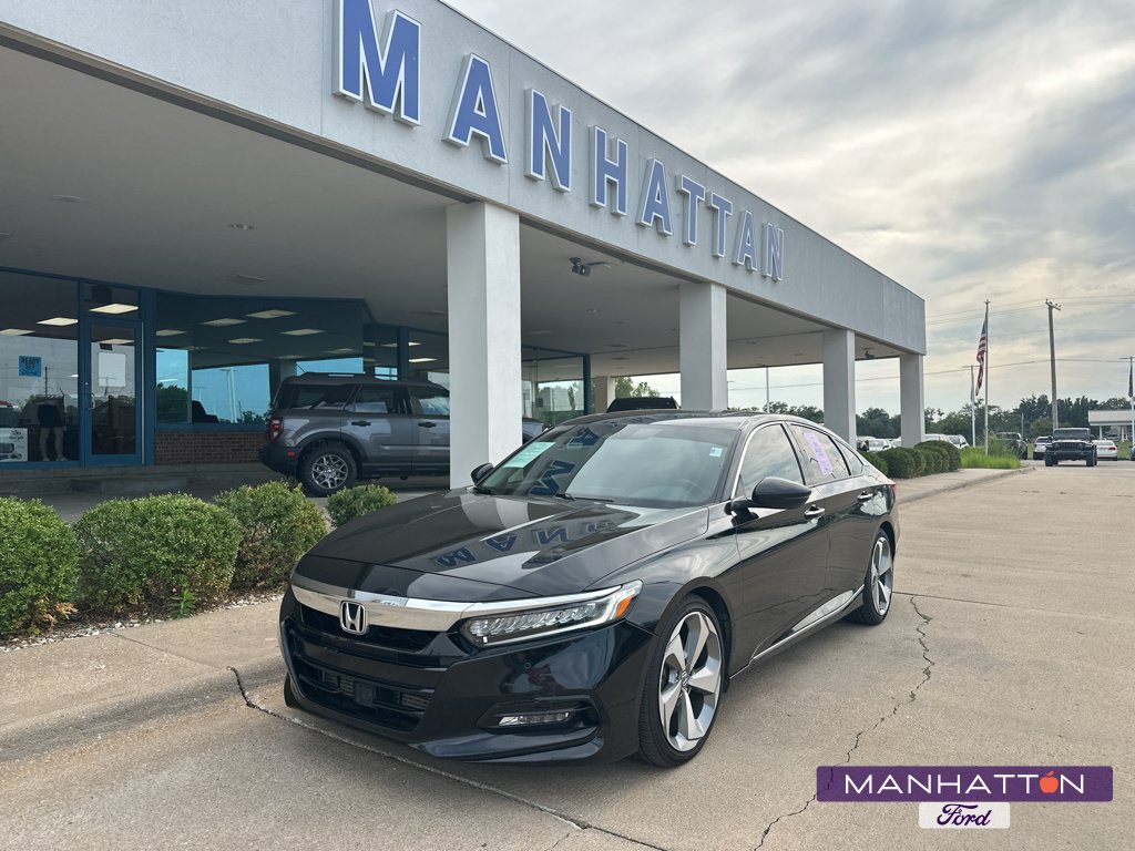Used 2018 Honda Accord Touring image 1