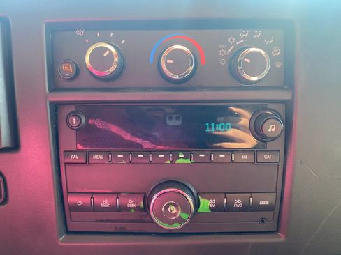 Used 2017 Chevrolet Express 4500 Extended RWD image 11