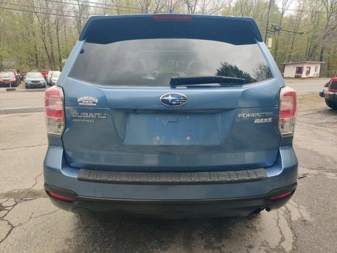 Used 2017 Subaru Forester 2.5i Premium AWD/4WD image 5