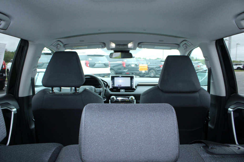 Used 2025 Toyota RAV4 XLE AWD/4WD image 13