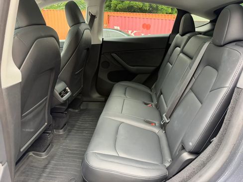 Used 2023 Tesla Model Y Long Range AWD/4WD image 17