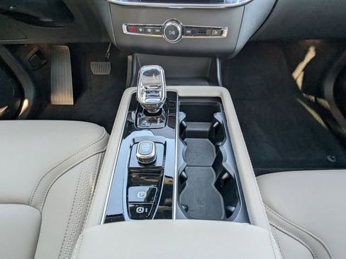 New 2026 Volvo XC90 B6 Plus w/ Protection Package Premier AWD/4WD image 20