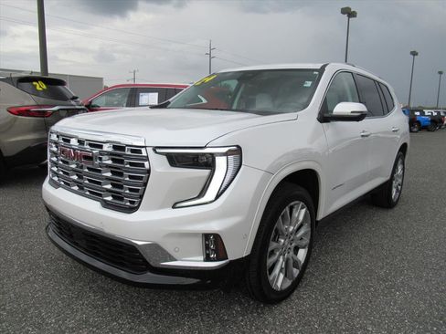 Used 2024 GMC Acadia Denali w/ Super Cruise Package image 3