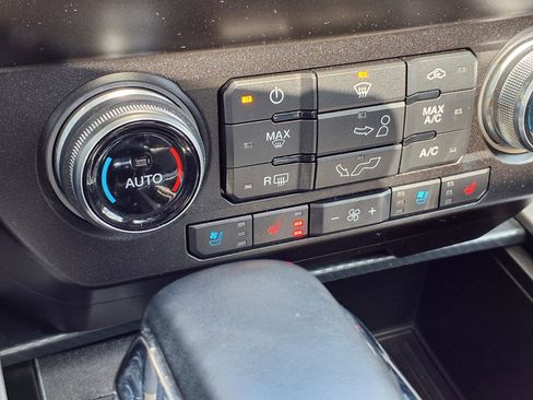 Used 2019 Ford F150 Lariat w/ Equipment Group 502A Luxury image 5