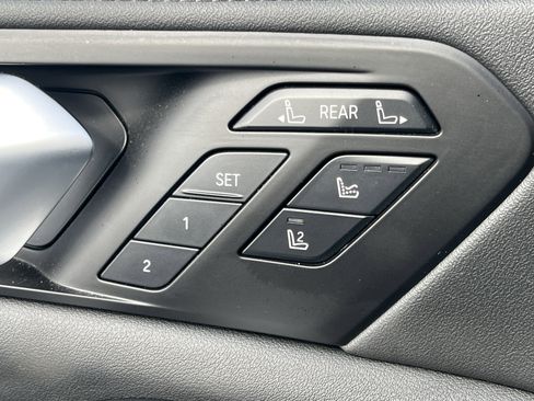 Certified 2024 BMW X7 M60i w/ Executive Package image 18