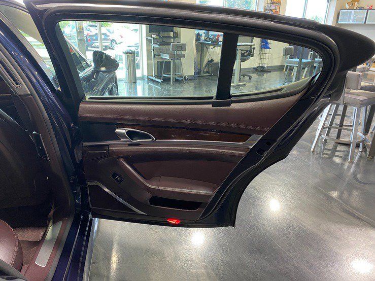 Used 2014 Porsche Panamera S RWD image 17