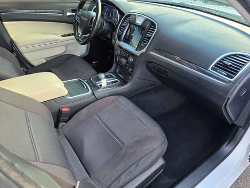 Used 2019 Chrysler 300 Touring w/ Sport Appearance Package image 28