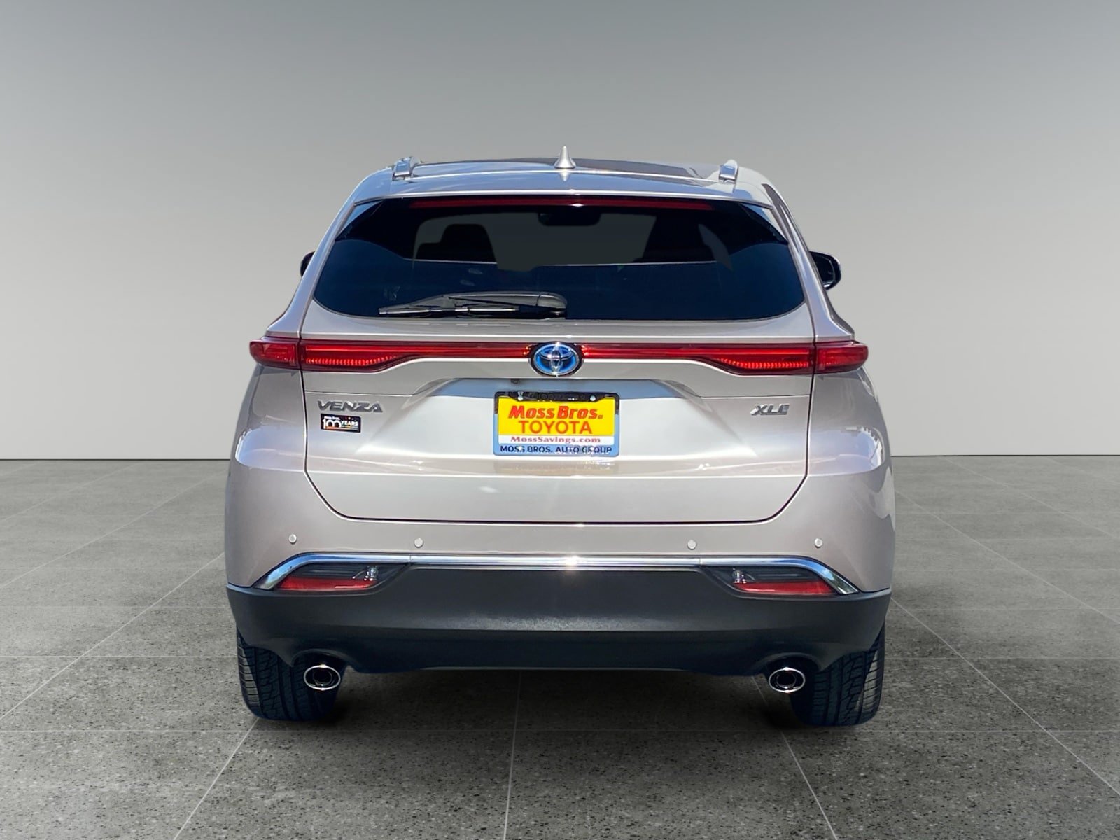 Used 2024 Toyota Venza XLE AWD/4WD image 4