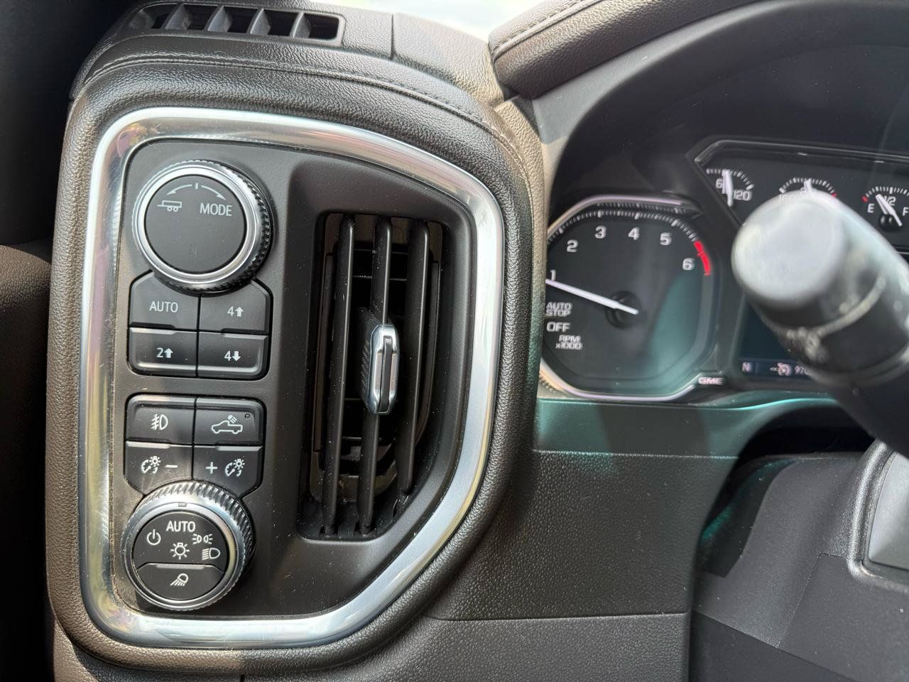 Used 2021 GMC Sierra 1500 SLT AWD/4WD image 28
