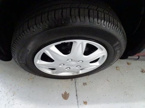 Used 2019 Toyota RAV4 LE image 23