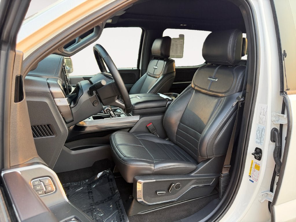 Used 2025 Ford F150 Platinum w/ FX4 Off-Road Package AWD/4WD image 15
