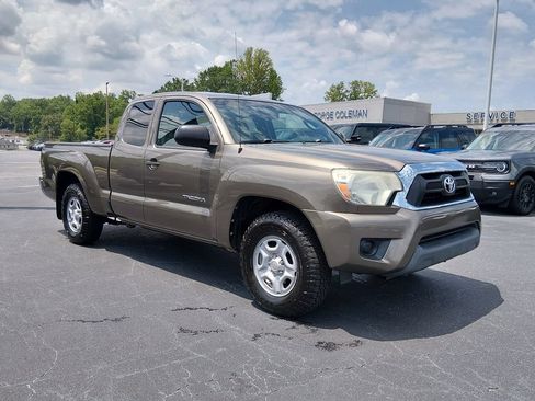 Used 2013 Toyota Tacoma 2WD Access Cab w/ SR5 Pkg image 2
