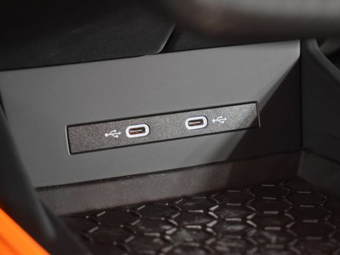 Used 2025 Lamborghini Revuelto image 29