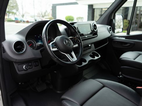 Used 2020 Mercedes-Benz Sprinter 3500 image 41