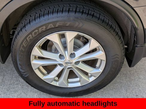 Used 2016 Nissan Rogue SV w/ SV Moonroof Package AWD/4WD image 13