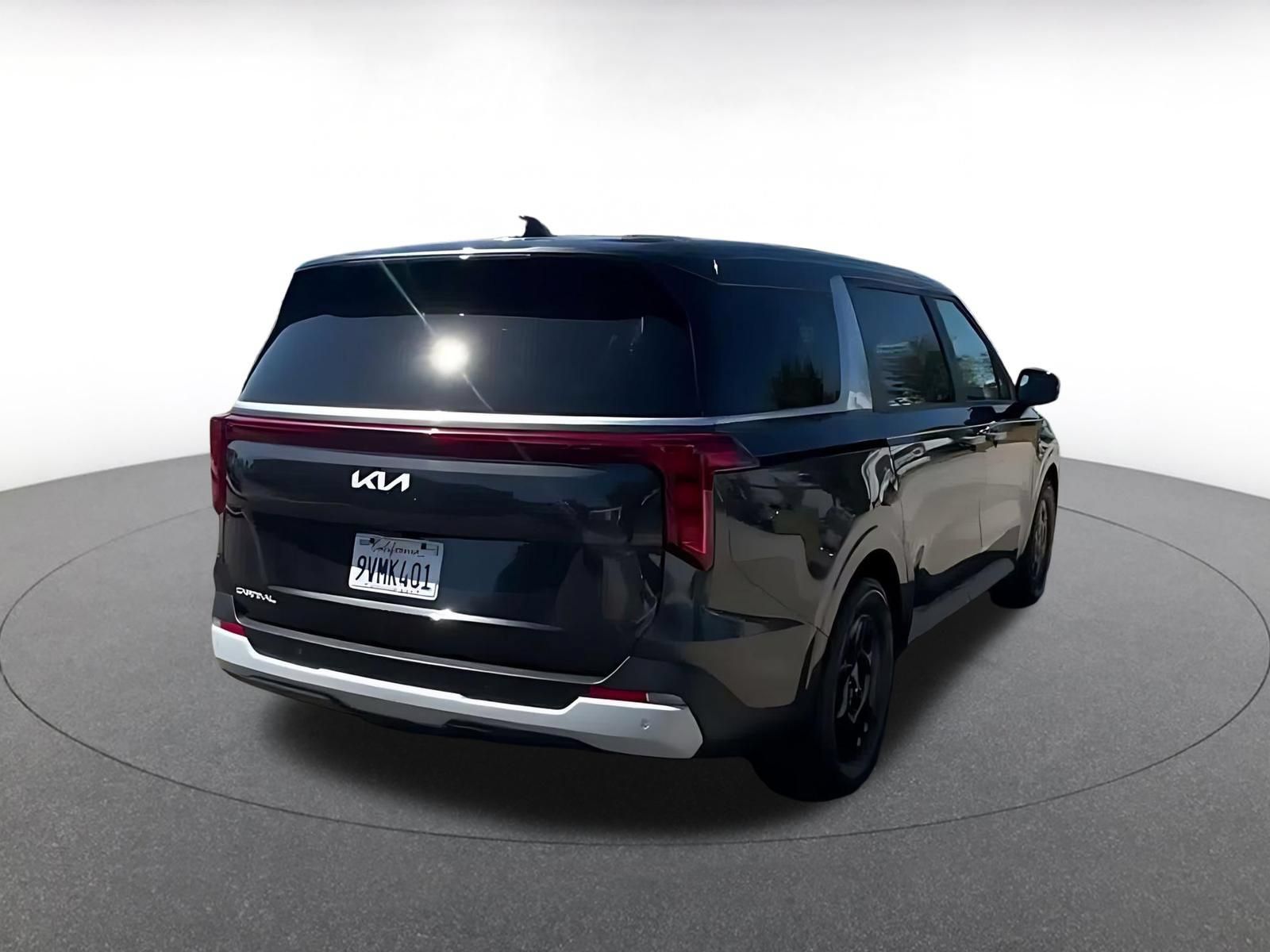 Used 2026 Kia Carnival FWD image 13