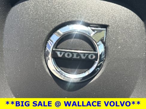 Used 2021 Volvo XC60 T5 Momentum w/ Climate Package AWD/4WD image 24