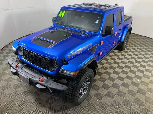 Used 2024 Jeep Gladiator Mojave AWD/4WD image 18