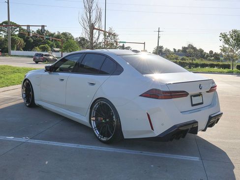 Used 2026 BMW M5 w/ Executive Package AWD/4WD image 31