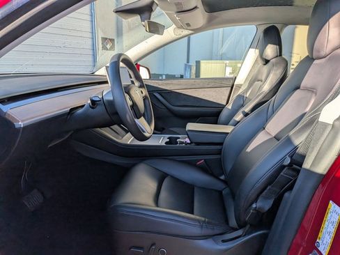 Used 2021 Tesla Model Y Long Range image 17