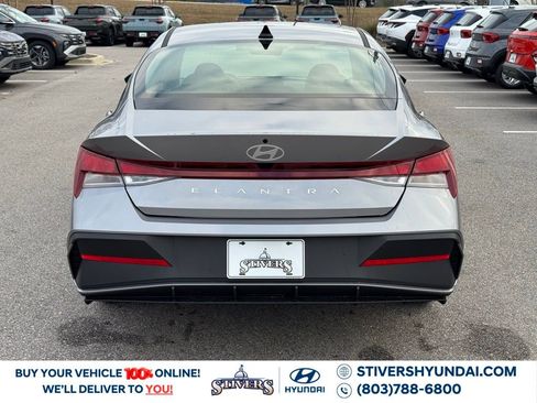 New 2026 Hyundai Elantra SE image 13