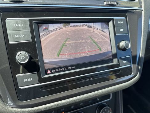 Used 2022 Volkswagen Tiguan S image 21