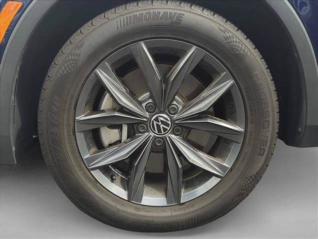Used 2023 Volkswagen Tiguan SE FWD image 17