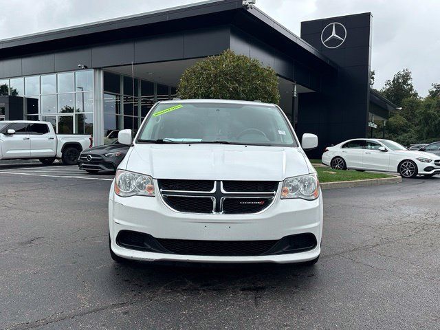 Used 2016 Dodge Grand Caravan SXT FWD image 2