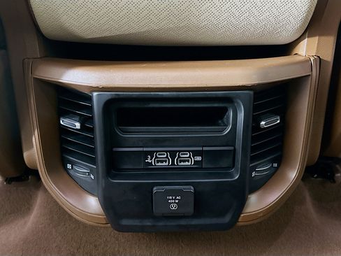 Used 2019 RAM 1500 Laramie image 27