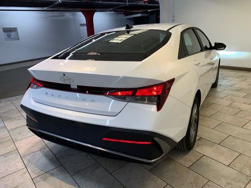 Used 2024 Hyundai Elantra SEL image 7