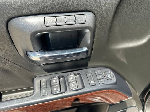 Used 2019 GMC Sierra 3500 SLT w/ Driver Alert Package AWD/4WD image 18
