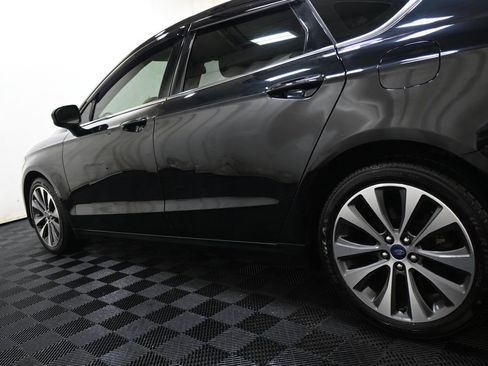 Used 2020 Ford Fusion SE AWD/4WD image 9